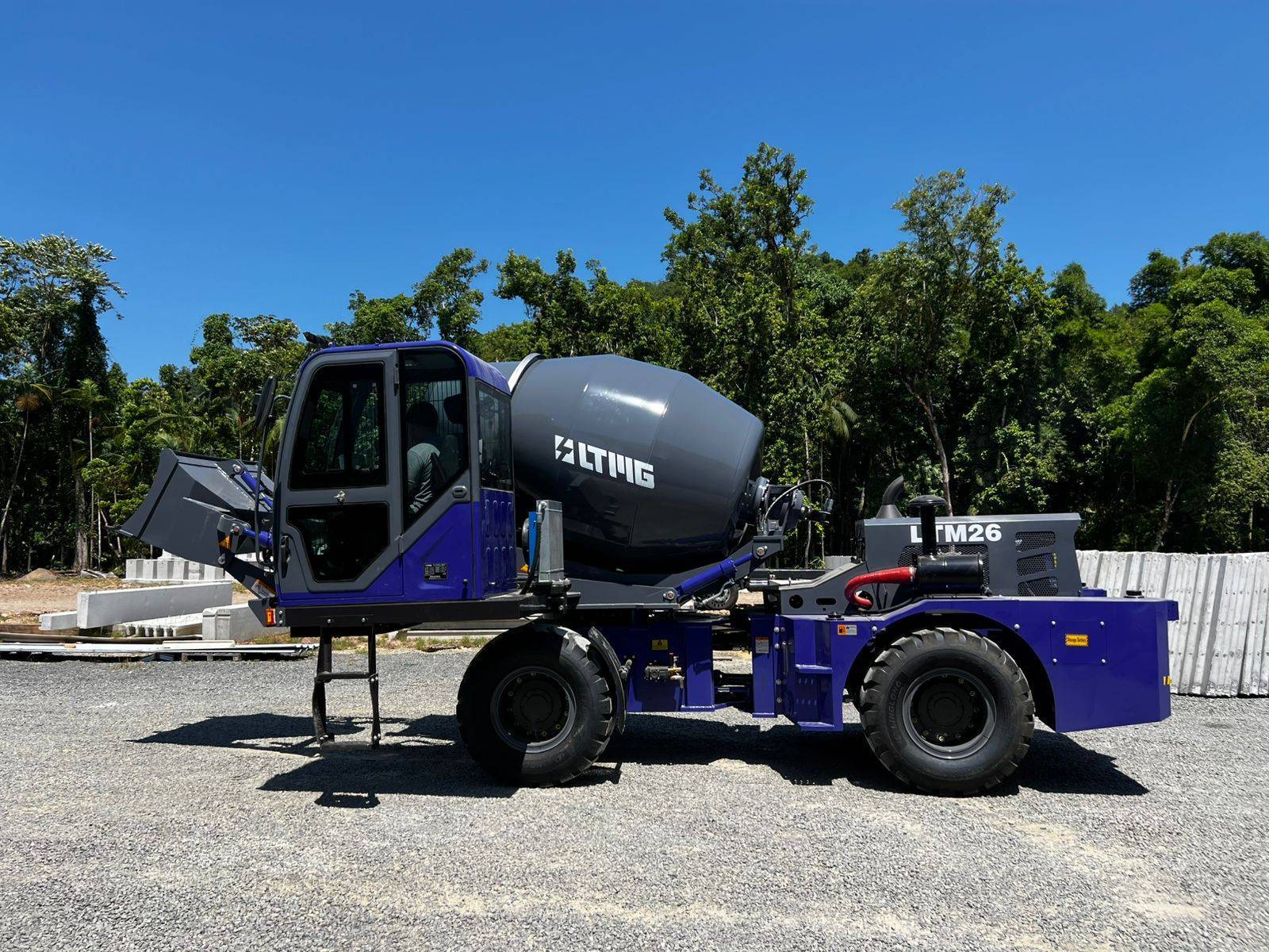 LTMG LTM26 Self-loading Concrete Mixer in Brazil