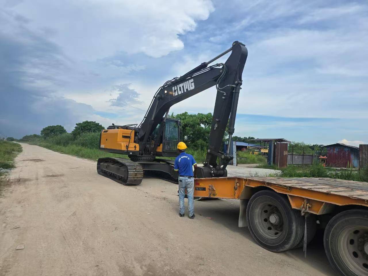 LTMG LTE230 Raupenbagger in Malaysia
