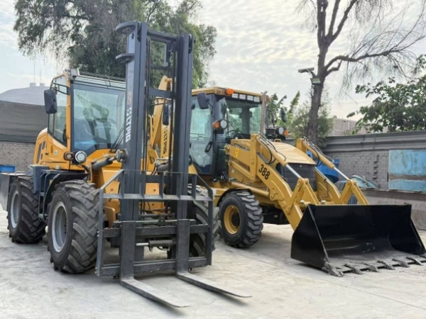 LTMG LTR40 rough terrain forklift & BLT388 backhoe loader in Peru