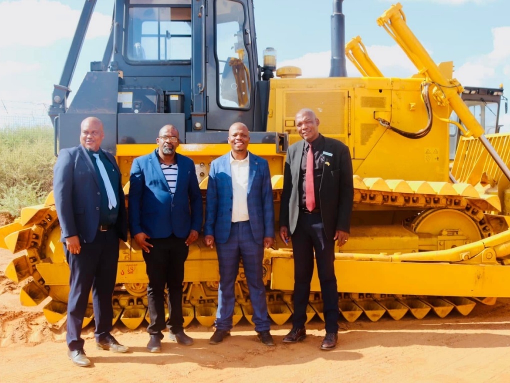 LTMG T220 بولدوزر في بوتسوانا