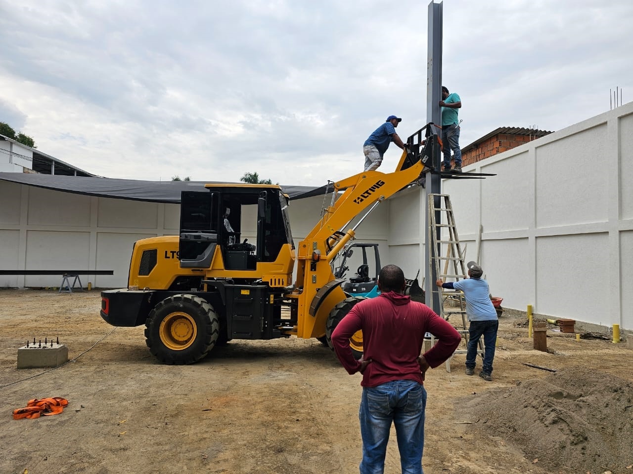 LTMG LT920 Wheel Loader with Fork in Colombia