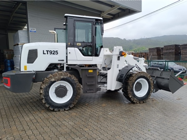 LTMG LT925 wheel loader in Portugal