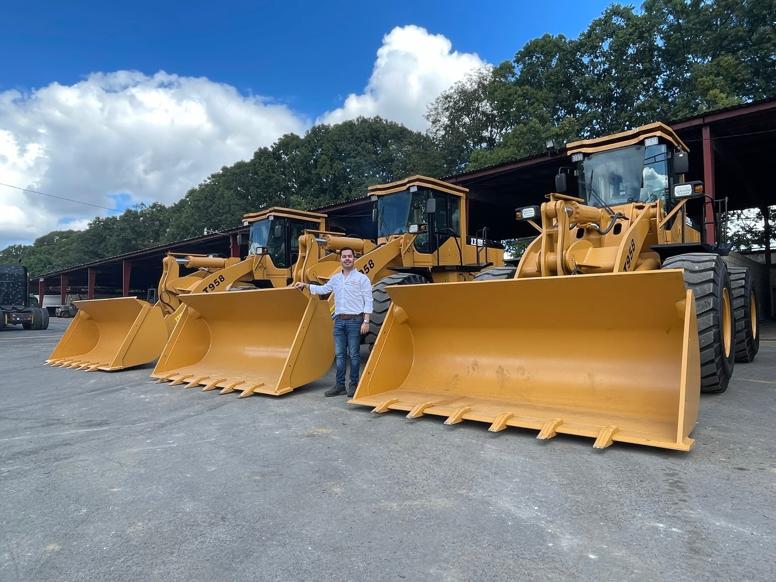 LTMG  LT958 wheel loader in Guatemala